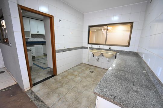 Casa para alugar com 4 quartos, 580m² em Setor Sudoeste, Goiânia