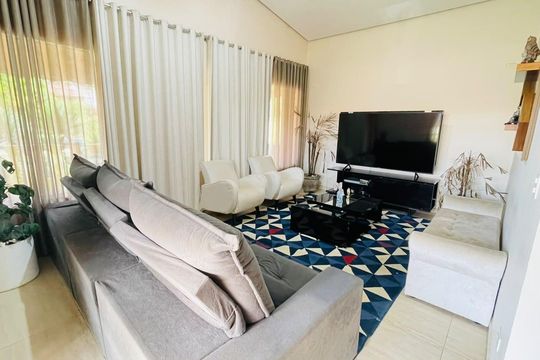 Sala de casa de condomínio para alugar com 5 quartos, 240m² em Residencial San Diego (paysage Clair), Cotia