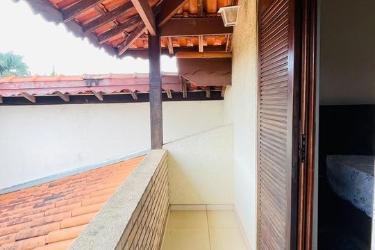 Varanda Suíte principal de casa de condomínio para alugar com 5 quartos, 240m² em Residencial San Diego (paysage Clair), Cotia