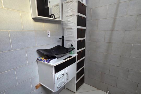 Banheiro de casa à venda com 2 quartos, 60m² em Nova Gameleira, Belo Horizonte