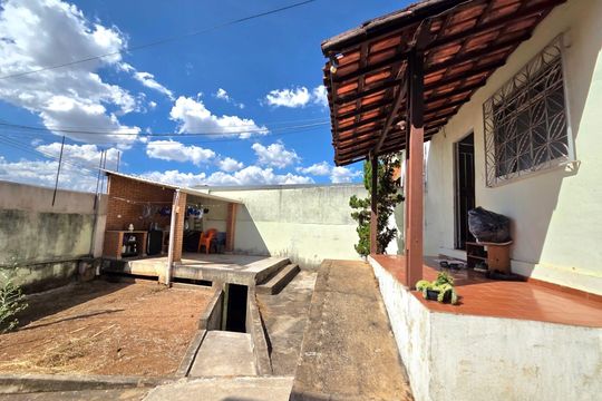 Casa à venda com 2 quartos, 60m² em Nova Gameleira, Belo Horizonte