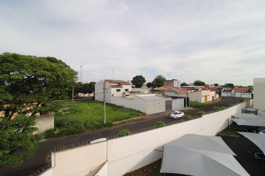 Vista da Sacada de apartamento para alugar com 2 quartos, 50m² em Presidente Roosevelt, Uberlândia