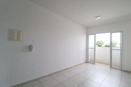Sala de apartamento para alugar com 2 quartos, 50m² em Presidente Roosevelt, Uberlândia