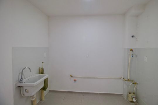 Cozinha de apartamento para alugar com 1 quarto, 35m² em Santa Cândida, Curitiba