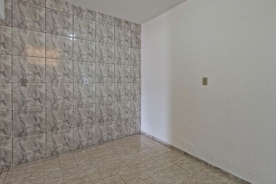 Quarto de casa para alugar com 1 quarto, 100m² em Jardim Adelfiore, São Paulo