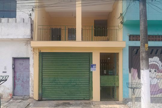 Fachada de casa para alugar com 1 quarto, 100m² em Jardim Adelfiore, São Paulo