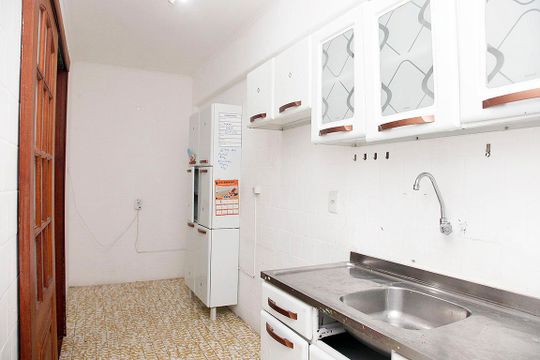 Cozinha de apartamento à venda com 2 quartos, 59m² em Centro Histórico, Porto Alegre