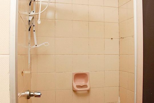 Banheiro de apartamento à venda com 2 quartos, 59m² em Centro Histórico, Porto Alegre