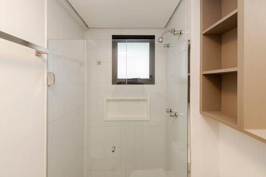 Banheiro de kitnet/studio à venda com 1 quarto, 30m² em Parque Colonial, São Paulo