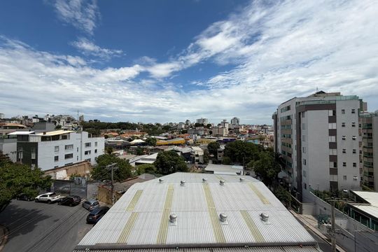 Apartamento para alugar com 4 quartos, 130m² em União, Belo Horizonte
