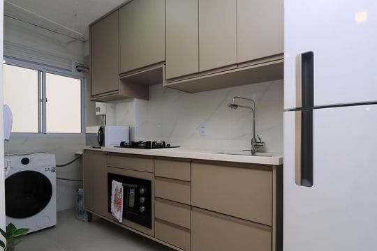 Cozinha e Área de Serviço de apartamento à venda com 2 quartos, 43m² em Vila Suzana, São Paulo