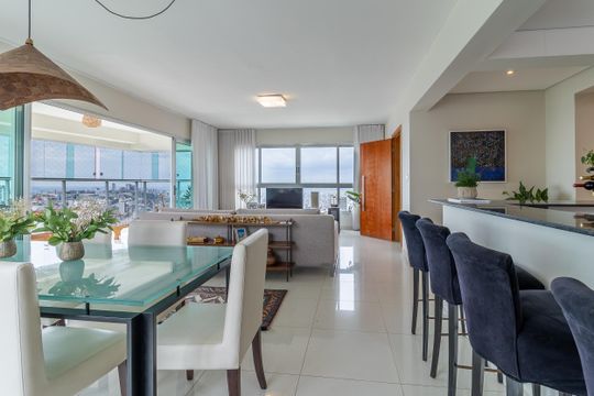 Apartamento à venda com 4 quartos, 223m² em Santa Lúcia, Belo Horizonte