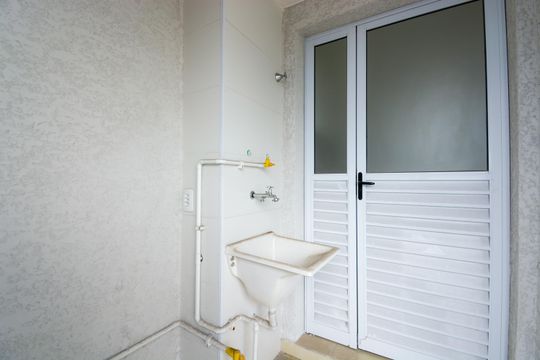 Área de Serviço de apartamento para alugar com 2 quartos, 49m² em Vila das Bandeiras, Guarulhos