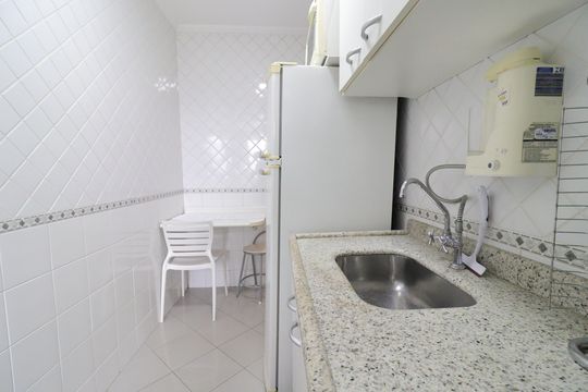 Cozinha de apartamento para alugar com 2 quartos, 49m² em Vila Arriete, São Paulo