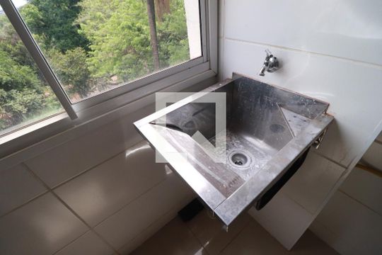 Área de serviço de apartamento para alugar com 2 quartos, 48m² em Jardim Florestan Fernandes, Ribeirão Preto
