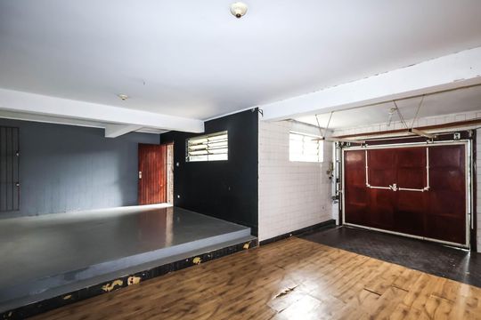 Garagem de casa à venda com 3 quartos, 296m² em Jardim da Gloria, São Paulo