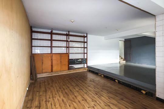 Garagem de casa à venda com 3 quartos, 296m² em Jardim da Gloria, São Paulo