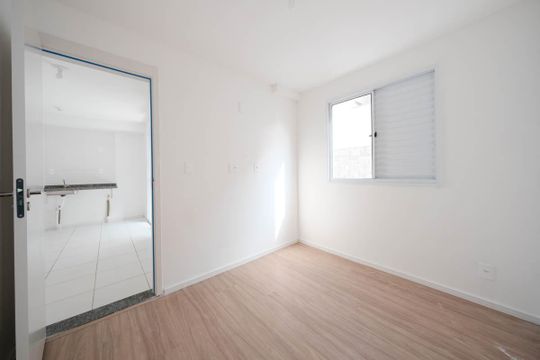 Quarto 1 de casa à venda com 1 quarto, 35m² em Vila Ré, São Paulo