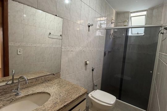 Banheiro 1 de apartamento para alugar com 3 quartos, 84m² em Eldorado, Contagem