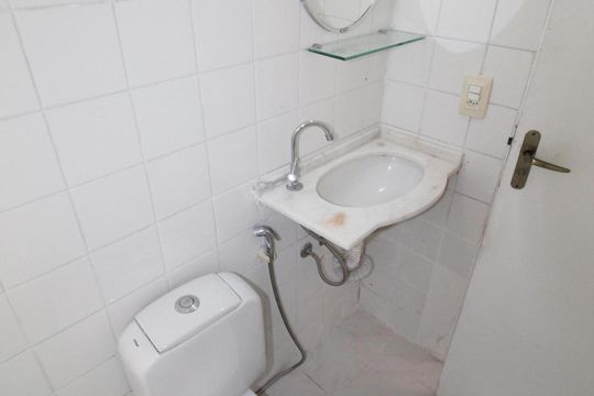 Banheiro de apartamento para alugar com 2 quartos, 47m² em Jardim Satélite, São José dos Campos