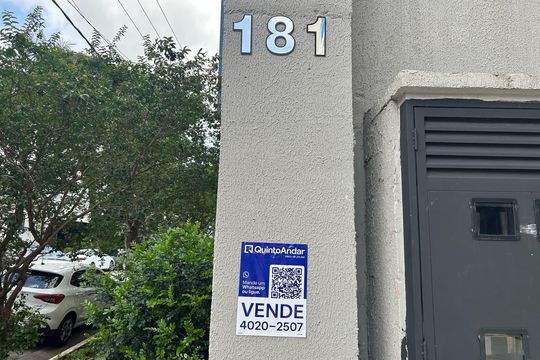 Fachada plaquinha  de apartamento à venda com 2 quartos, 42m² em Brás, São Paulo