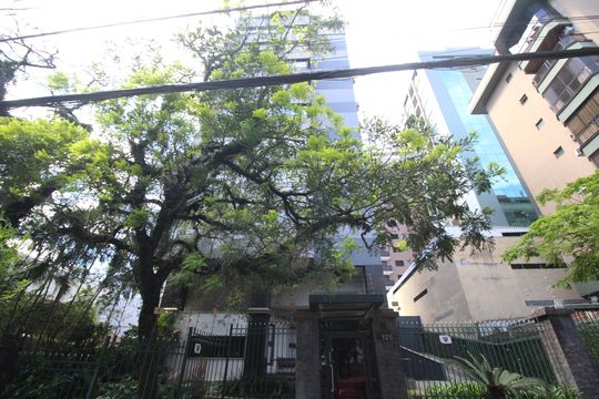 Fachada de apartamento para alugar com 3 quartos, 127m² em Petrópolis, Porto Alegre
