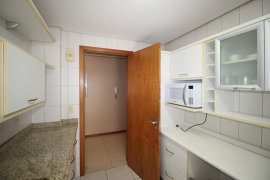 Cozinha de apartamento para alugar com 3 quartos, 127m² em Petrópolis, Porto Alegre