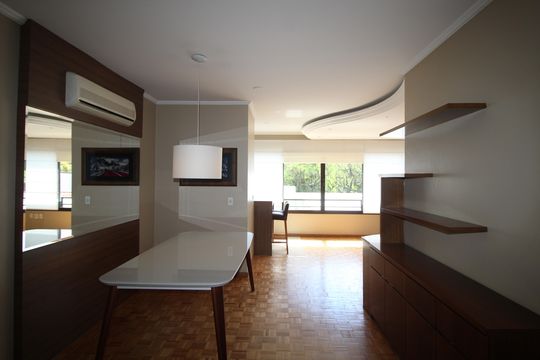 Sala de apartamento para alugar com 3 quartos, 127m² em Petrópolis, Porto Alegre