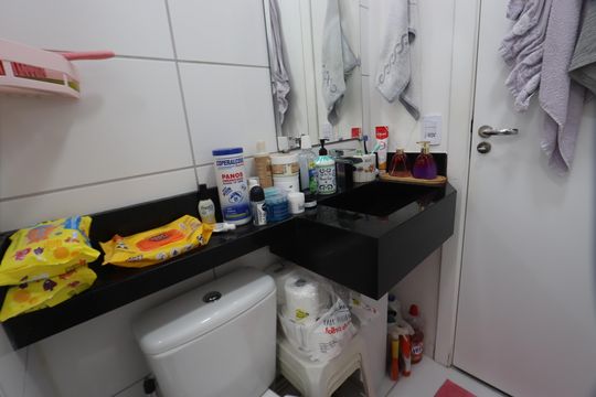 Banheiro de apartamento à venda com 1 quarto, 37m² em Vila Graciosa, São Paulo