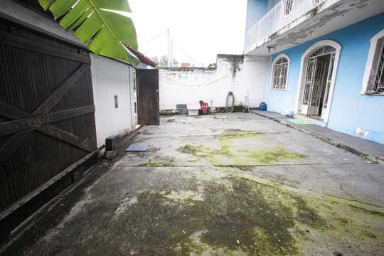 Garagem de casa para alugar com 5 quartos, 417m² em Curicica, Rio de Janeiro