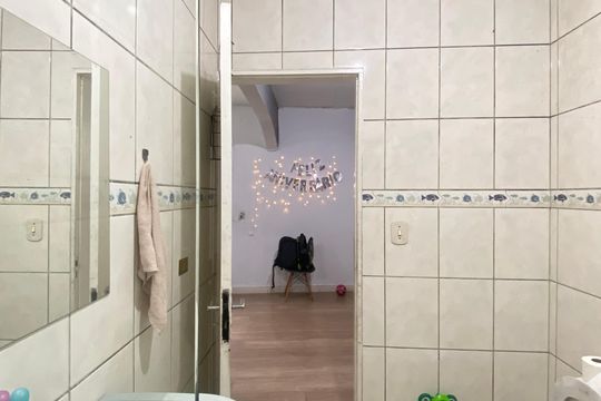 Banheiro de casa para alugar com 2 quartos, 65m² em Bandeiras, Osasco