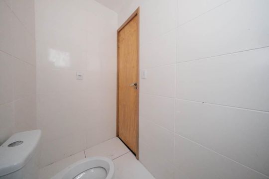 Banheiro de apartamento à venda com 1 quarto, 26m² em Vila Ré, São Paulo
