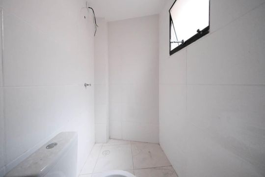 Banheiro de apartamento à venda com 1 quarto, 24m² em Vila Ré, São Paulo
