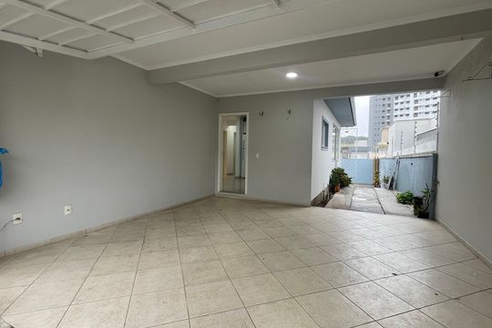 Garagem de casa para alugar com 2 quartos, 182m² em Pedra Branca, Palhoça