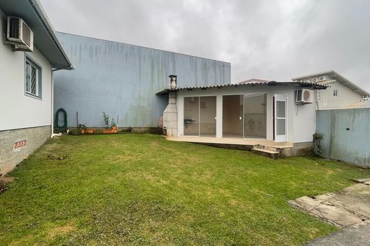 Quintal de casa para alugar com 2 quartos, 182m² em Pedra Branca, Palhoça