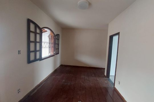 Apartamento para alugar com 3 quartos, 120m² em Califórnia, Belo Horizonte
