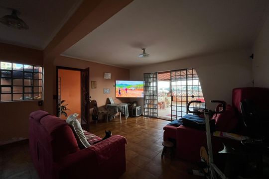 Casa à venda com 2 quartos, 178m² em Vila Zat, São Paulo