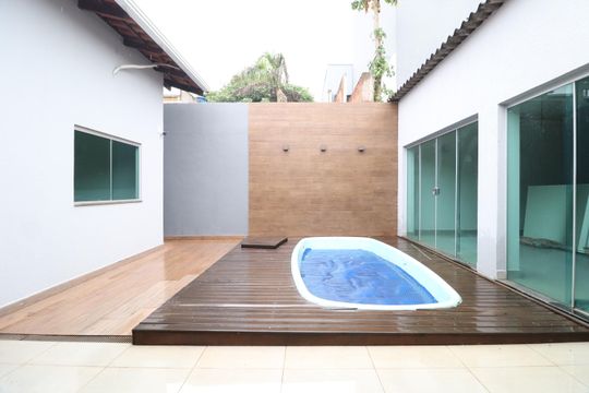 Piscina de casa para alugar com 3 quartos, 180m² em Nova Uberlândia, Uberlândia