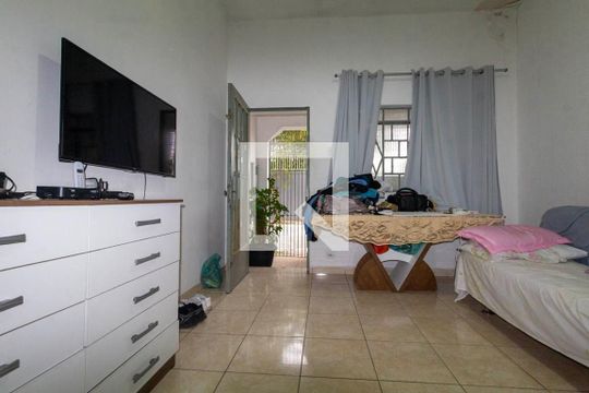 Casa à venda com 2 quartos, 200m² em Vila Carrão, São Paulo