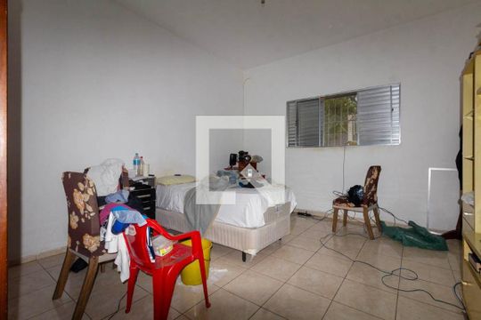 Casa à venda com 2 quartos, 200m² em Vila Carrão, São Paulo