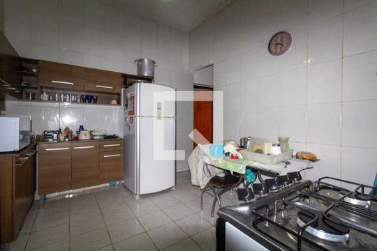 Casa à venda com 2 quartos, 200m² em Vila Carrão, São Paulo