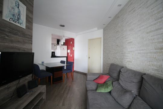 Sala de apartamento para alugar com 2 quartos, 52m² em Jardim Henriqueta, Taboão da Serra