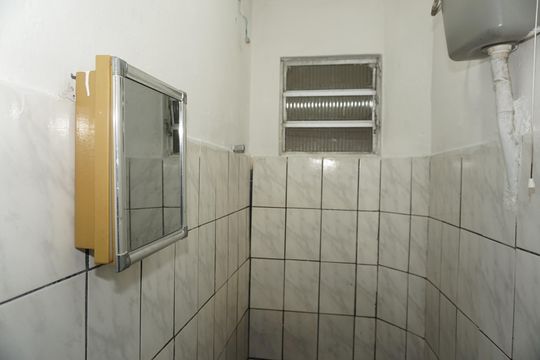 Banheiro de casa para alugar com 1 quarto, 30m² em Parque Fernanda, Embu das Artes