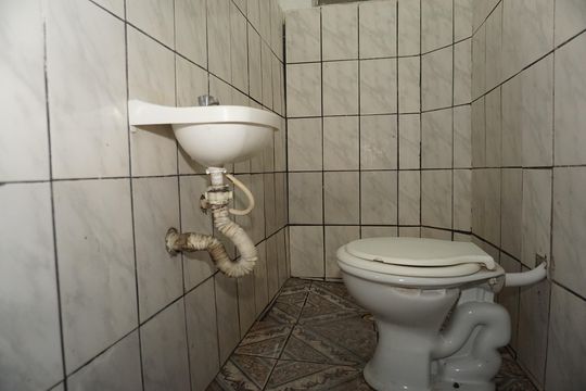 Banheiro de casa para alugar com 1 quarto, 30m² em Parque Fernanda, Embu das Artes