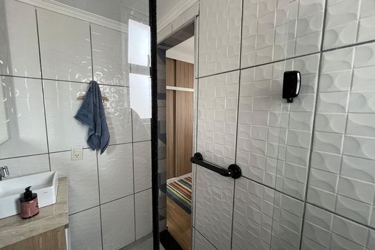 Banheiro da Suíte  de apartamento à venda com 1 quarto, 65m² em Parque Maria Domitila, São Paulo