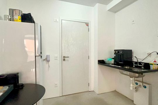 Cozinha de apartamento à venda com 1 quarto, 37m² em Vila Anglo Brasileira, São Paulo