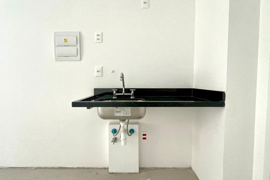 Cozinha de apartamento à venda com 1 quarto, 37m² em Vila Anglo Brasileira, São Paulo