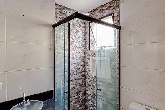 Banheiro de apartamento para alugar com 1 quarto, 32m² em Vila Esperança, São Paulo