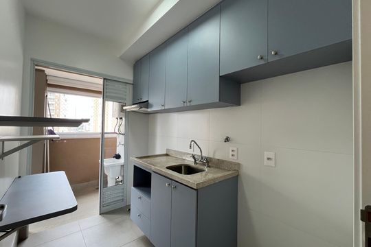 Cozinha de apartamento para alugar com 1 quarto, 60m² em Limão, São Paulo