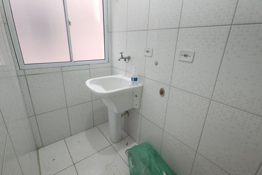 Cozinha e Área de Serviço de casa para alugar com 1 quarto, 31m² em Parque Guarani, São Paulo